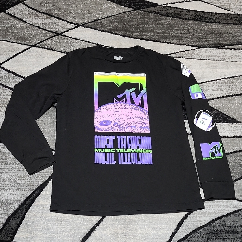 NOSTALGIA MTV MUSIC TELEVISION BLACK LONG-SLEEVE GRAPHIC CREW-NECK TEE-SHIRT